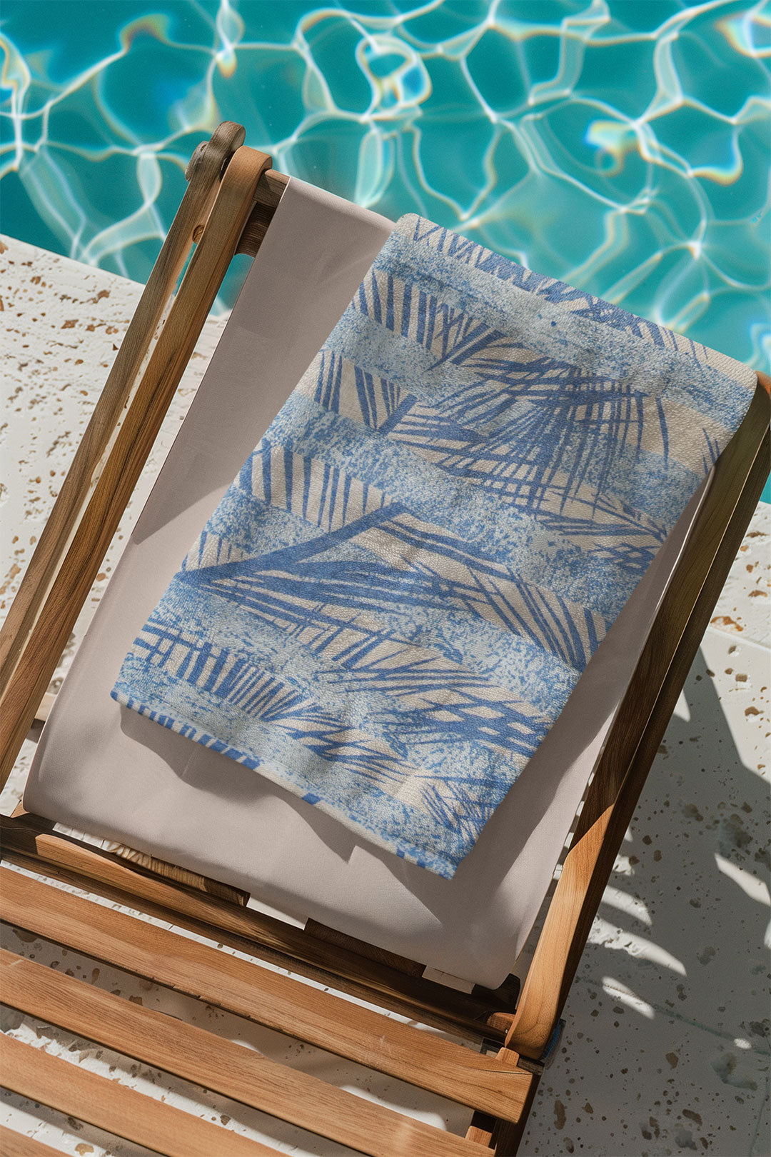 Lightweight, quick-dry beach towel made from 100% Aegean cotton, Egyptian cotton, and Turkish cotton.
