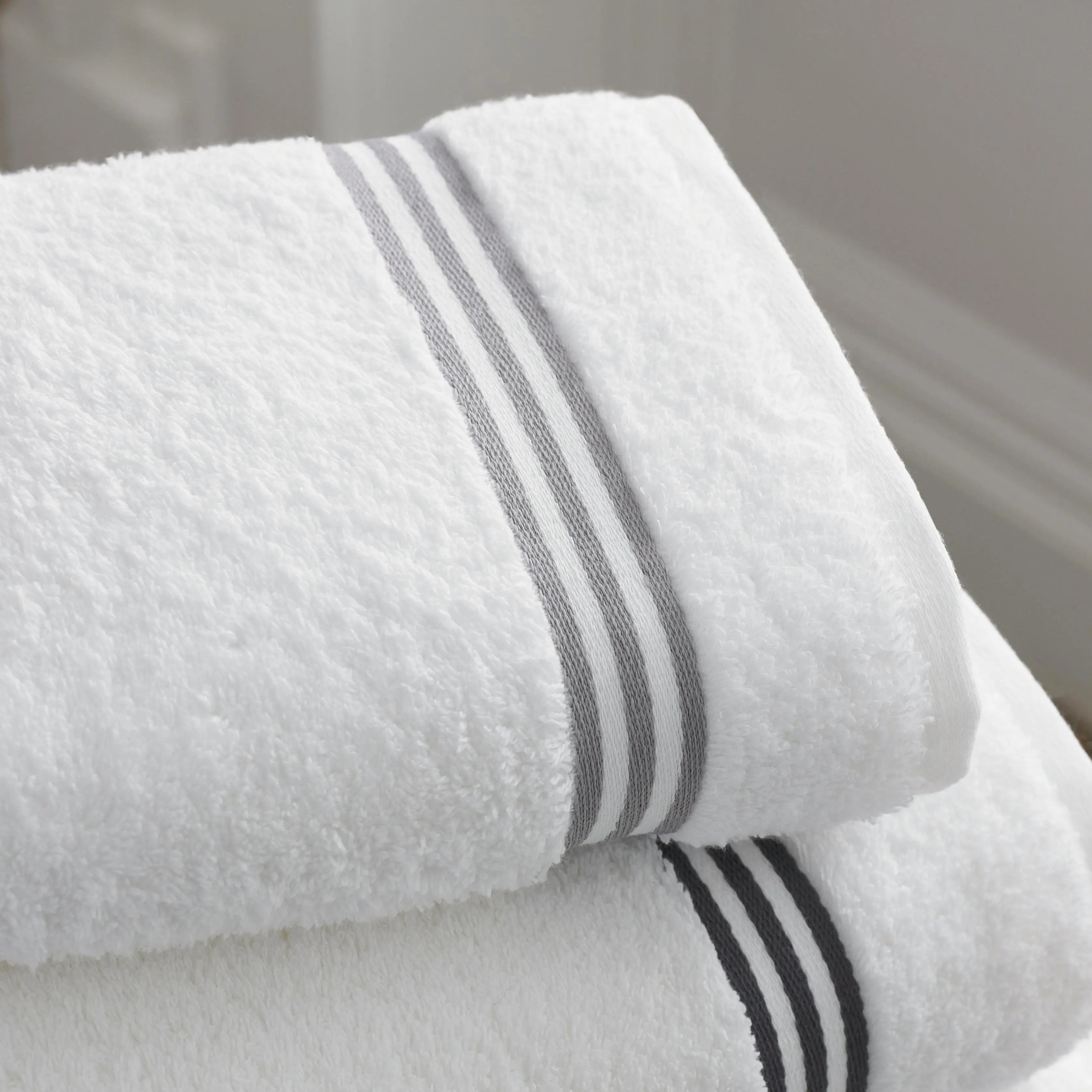 The Difference Between Bath Sheets and Bath Towels: Which Do You Need?