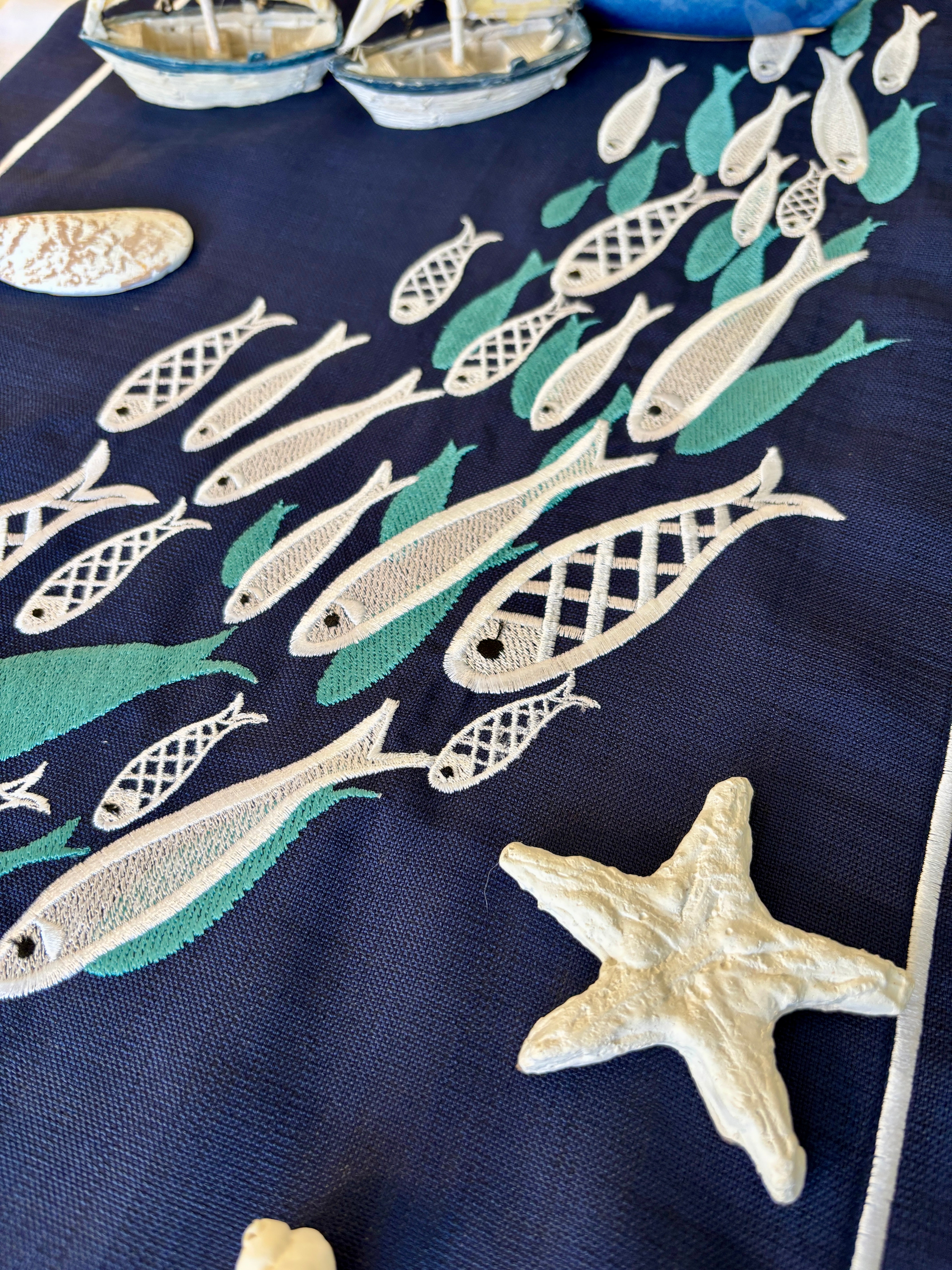 RUNNER and PLACEMAT SET