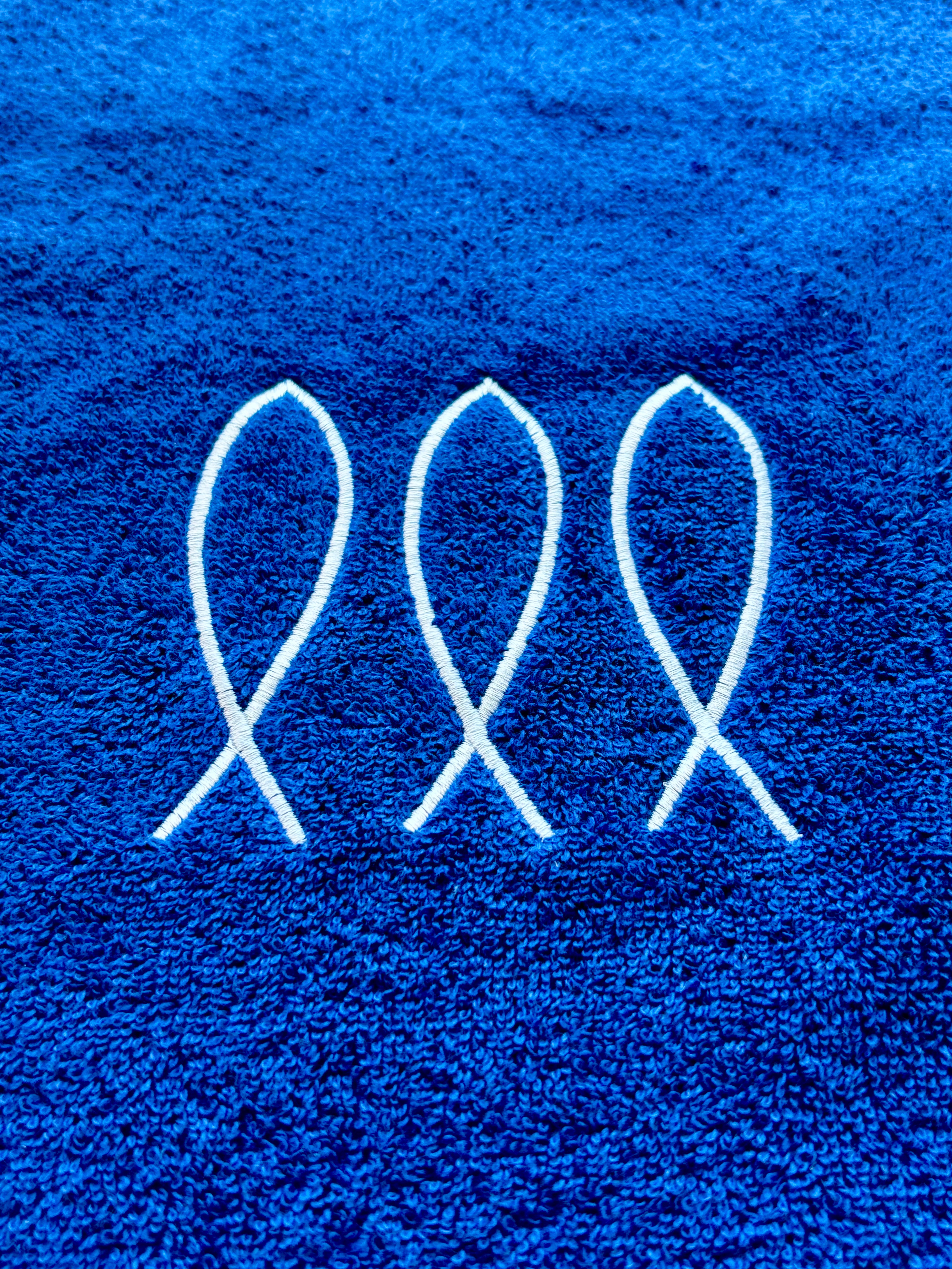 Trifin towel in midnight blue color
